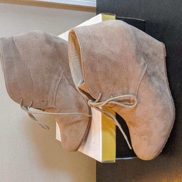 Bella Marie Shoes - Bella Marie wedge shoe